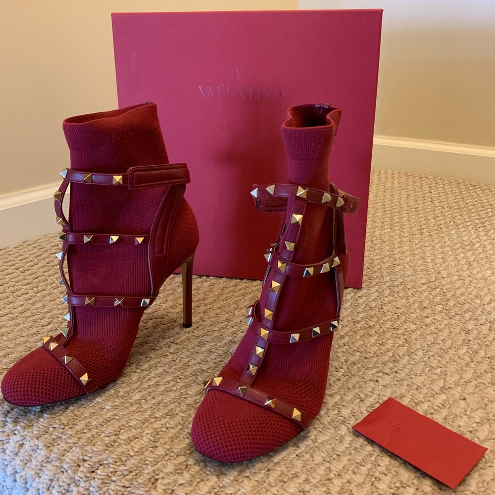 Valentino Rockstud body tech plum red booties
